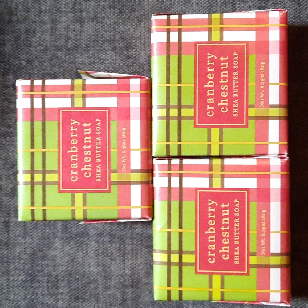 Cranberry Chestnut Shea Butter Spa Bar Bath Soap Set 6.35oz Bars Holiday NWT